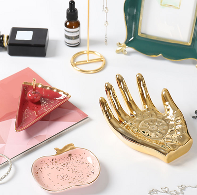 Ceramic Jewelry Tray – Elegant Everyday Organizer